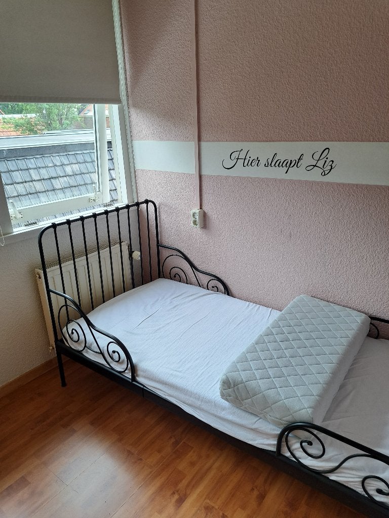 Mooi zwart metalen  uitschuifbaar kinderbed, 70 tot 85 cm, Zo goed als nieuw, 180 cm of meer, Ophalen