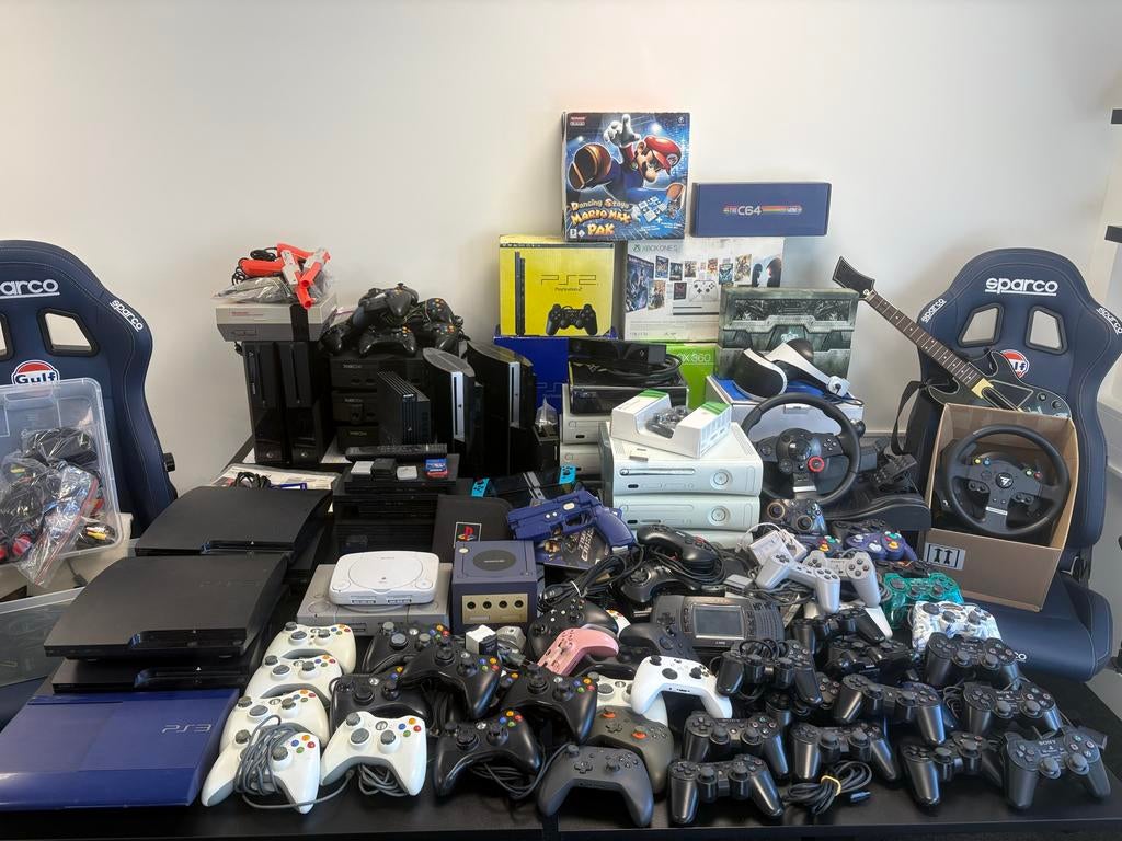 Grote collectie retro en moderne spelconsoles en accessoires, Spelcomputers en Games, Ophalen, Overige merken, Gebruikt