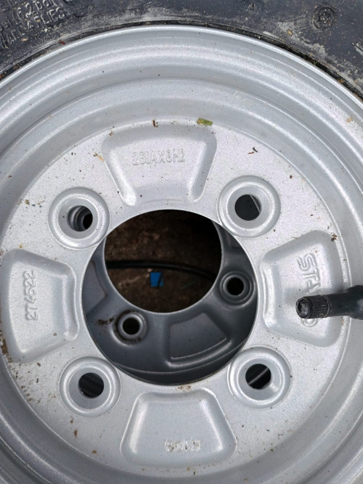2 nieuwe en 1 gebruikte autoband, Ophalen of Verzenden, Nieuw