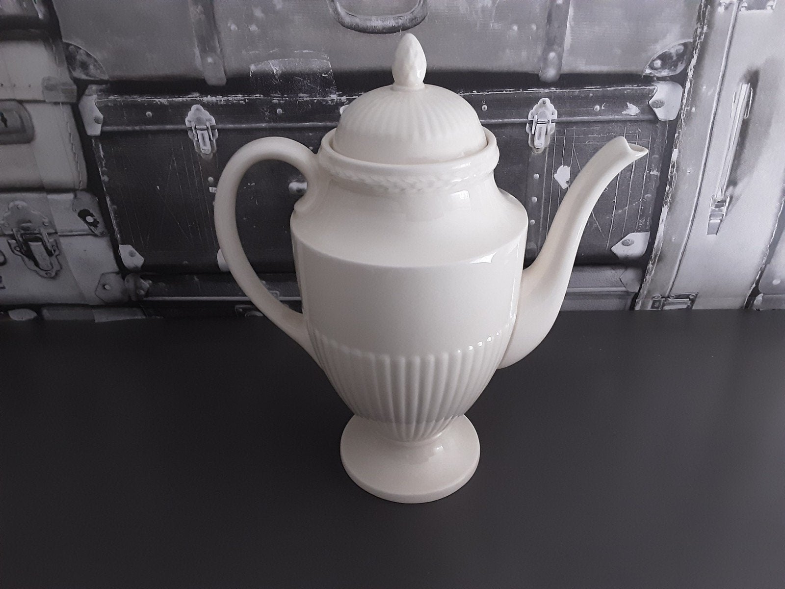 wedgwood Edme koffiekan in Nieuwstaat, Ophalen, Zo goed als nieuw, Aardewerk, Overige typen