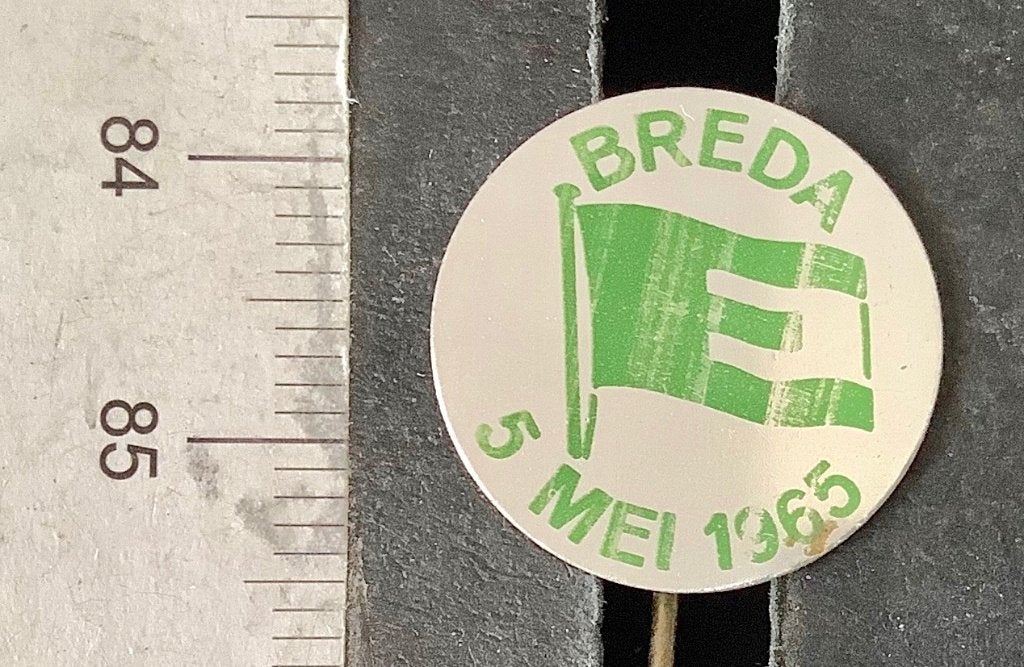 speld, Breda, 5 mei 1965 (AW, Ophalen of Verzenden, Gebruikt, Overige onderwerpen, Speldje of Pin