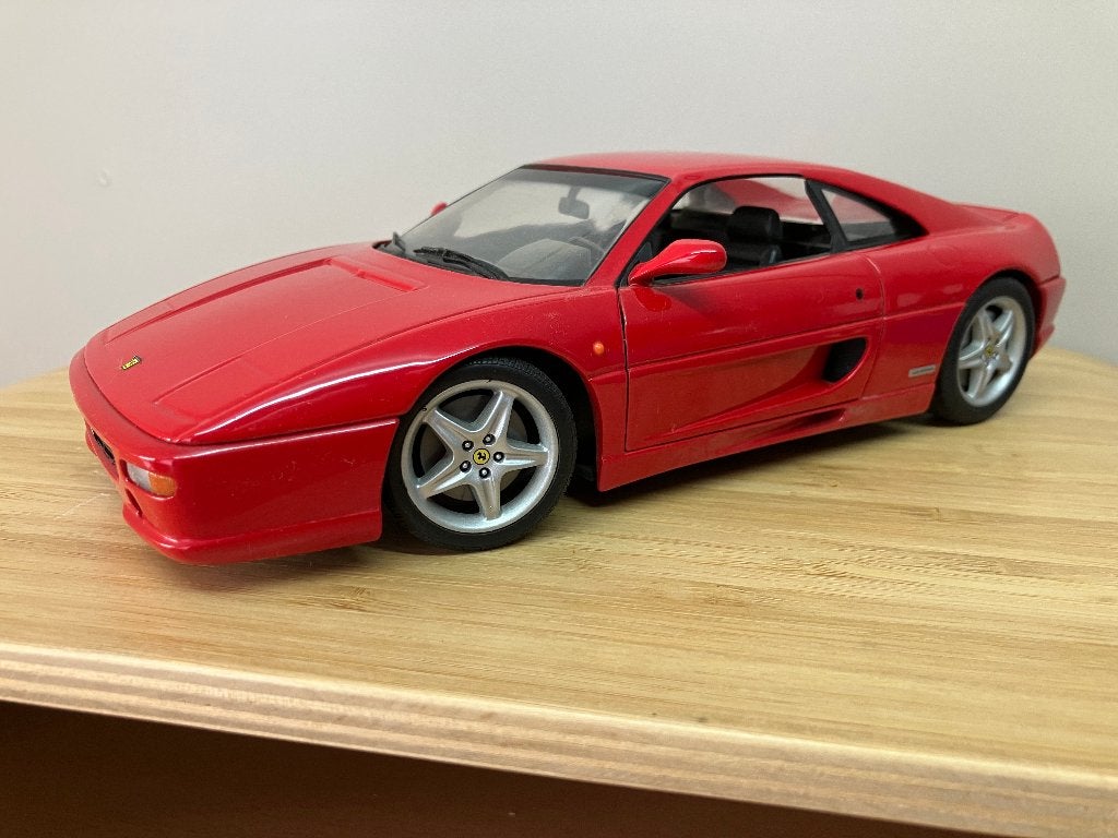 Ferrari F355 Berlinetta van 1994  Rood  1/18 UT Models, Hobby en Vrije tijd, Modelauto's | 1:18, Ophalen of Verzenden, Zo goed als nieuw