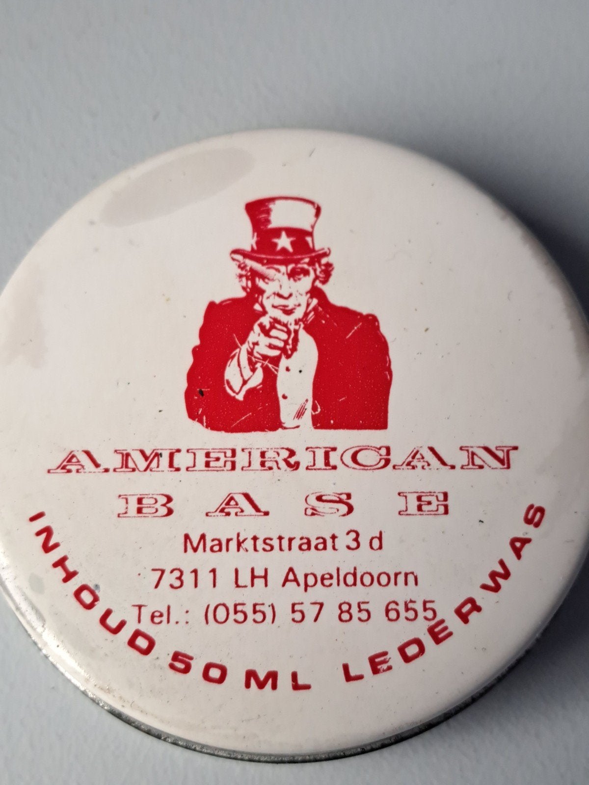 Blikje American Base (Apeldoorn) lederwas, Ophalen of Verzenden, Overige