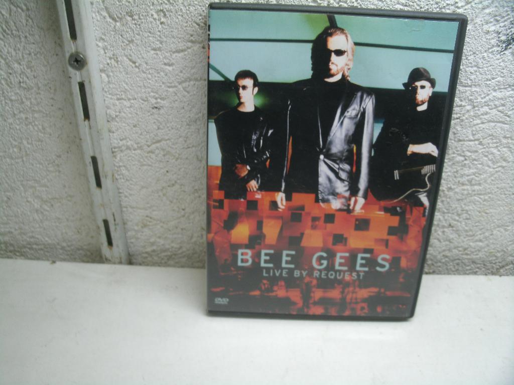 dvd 245b bee gees live request 2001, Alle leeftijden, Ophalen of Verzenden, Zo goed als nieuw