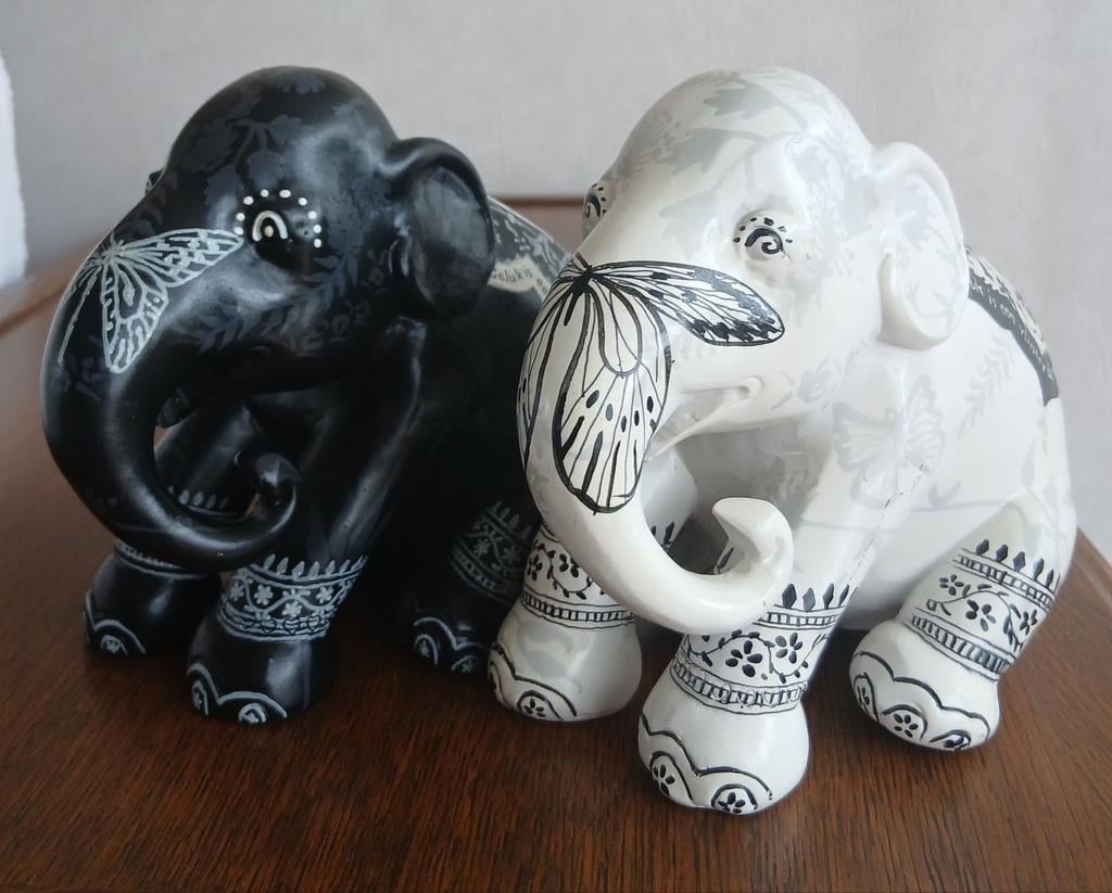 Happinez Yin Yang Olifant Zwart En Wit E.P 2007, Antiek en Kunst, Ophalen of Verzenden