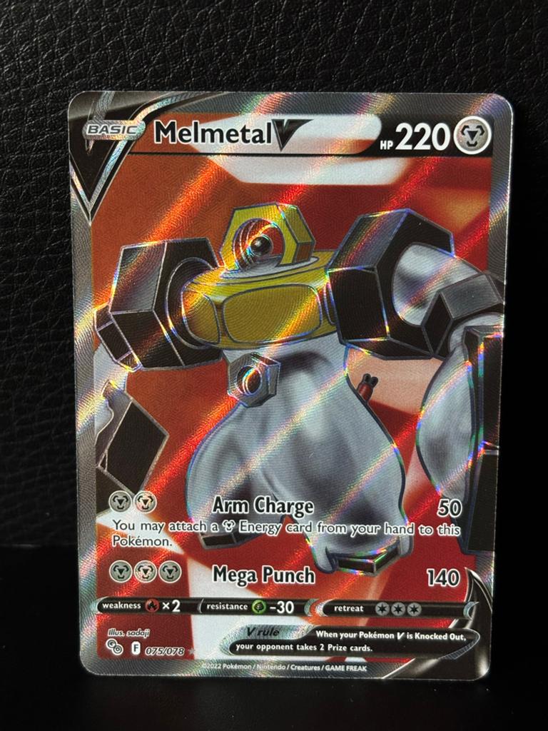 Melmetal V Pokémon Kaart - Basic HP 220, Ophalen of Verzenden, Zo goed als nieuw, Losse kaart