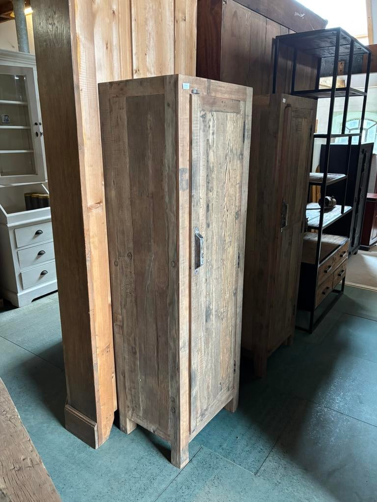 Robuuste kast van oud hout 160x50cm, Ophalen, Teakhout, 3 of 4 laden, Hesselingendijk 1, 8341TP Steenwijkerwold