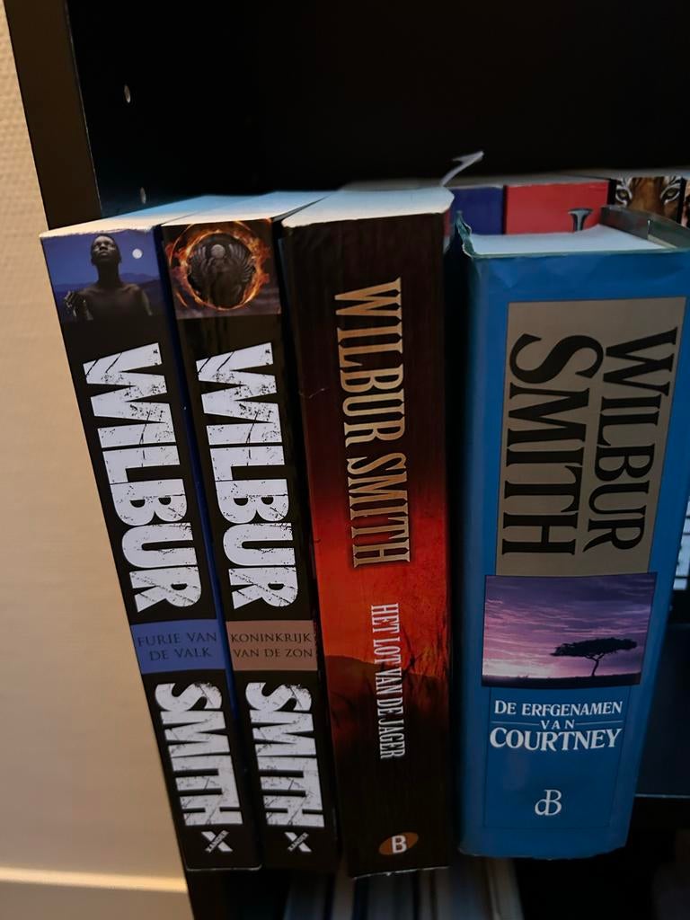 Wilbur Smith Boeken - Diverse Titels, Boeken, Romans, Gelezen, Nederland, Ophalen of Verzenden