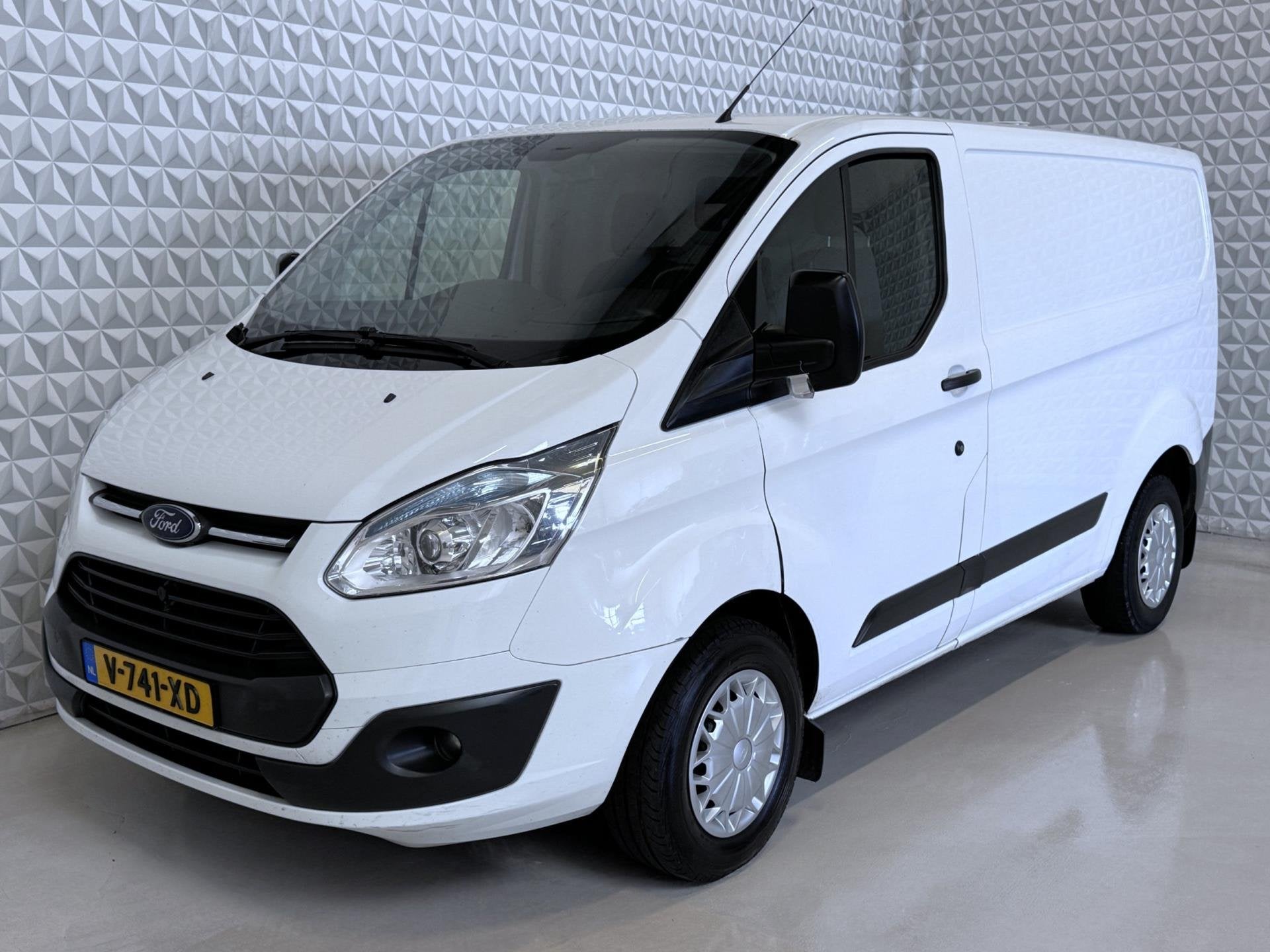 Ford Transit Custom 290 2.2 TDCI Airco / 216.000km (2014), Auto's, Voorwielaandrijving, Euro 5, Gebruikt, Wit