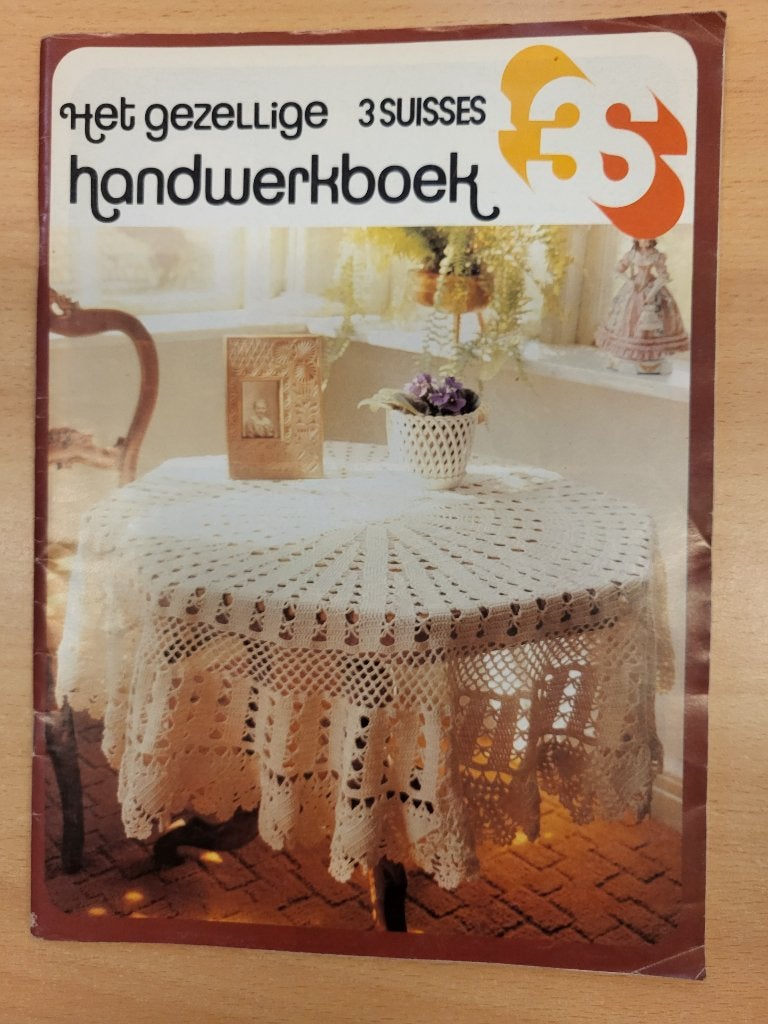 Het gezellige 3 suisses handwerkboek., Ophalen of Verzenden, Gelezen, Breien en Haken