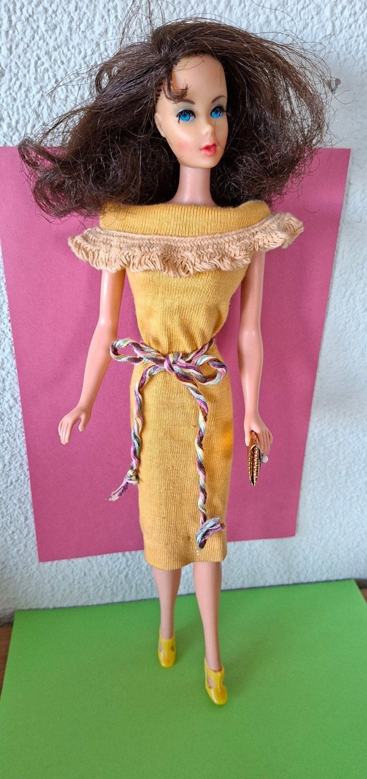 Barbie vintage fashion Yellow Knit dress 60s Mattel, Ophalen of Verzenden, Gebruikt, Barbie