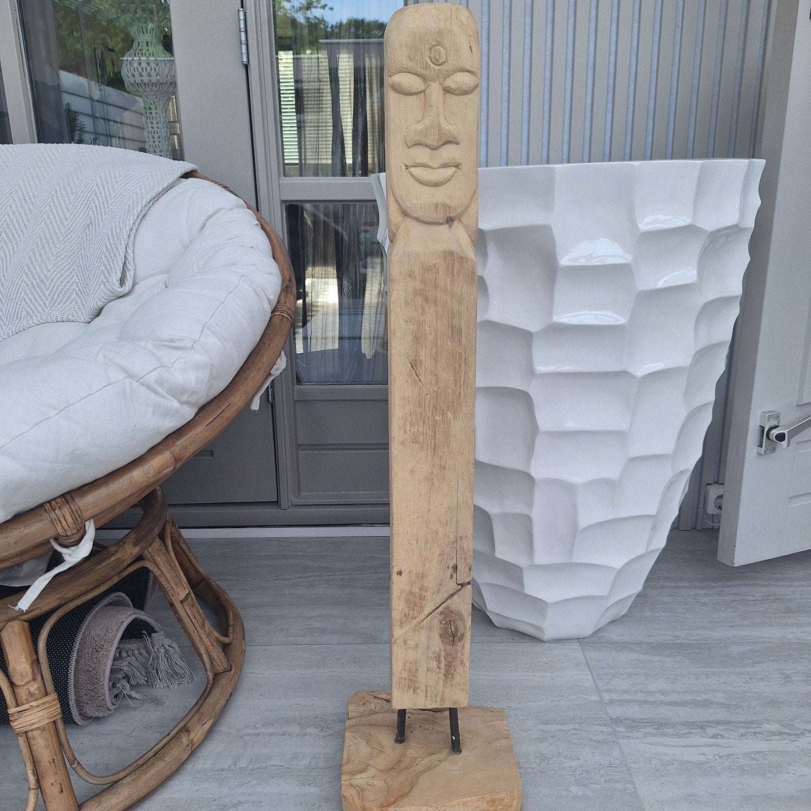 Houten beeld op voet 93 cm hoog ibiza bohemian stijl, Ophalen, Zo goed als nieuw, X, X