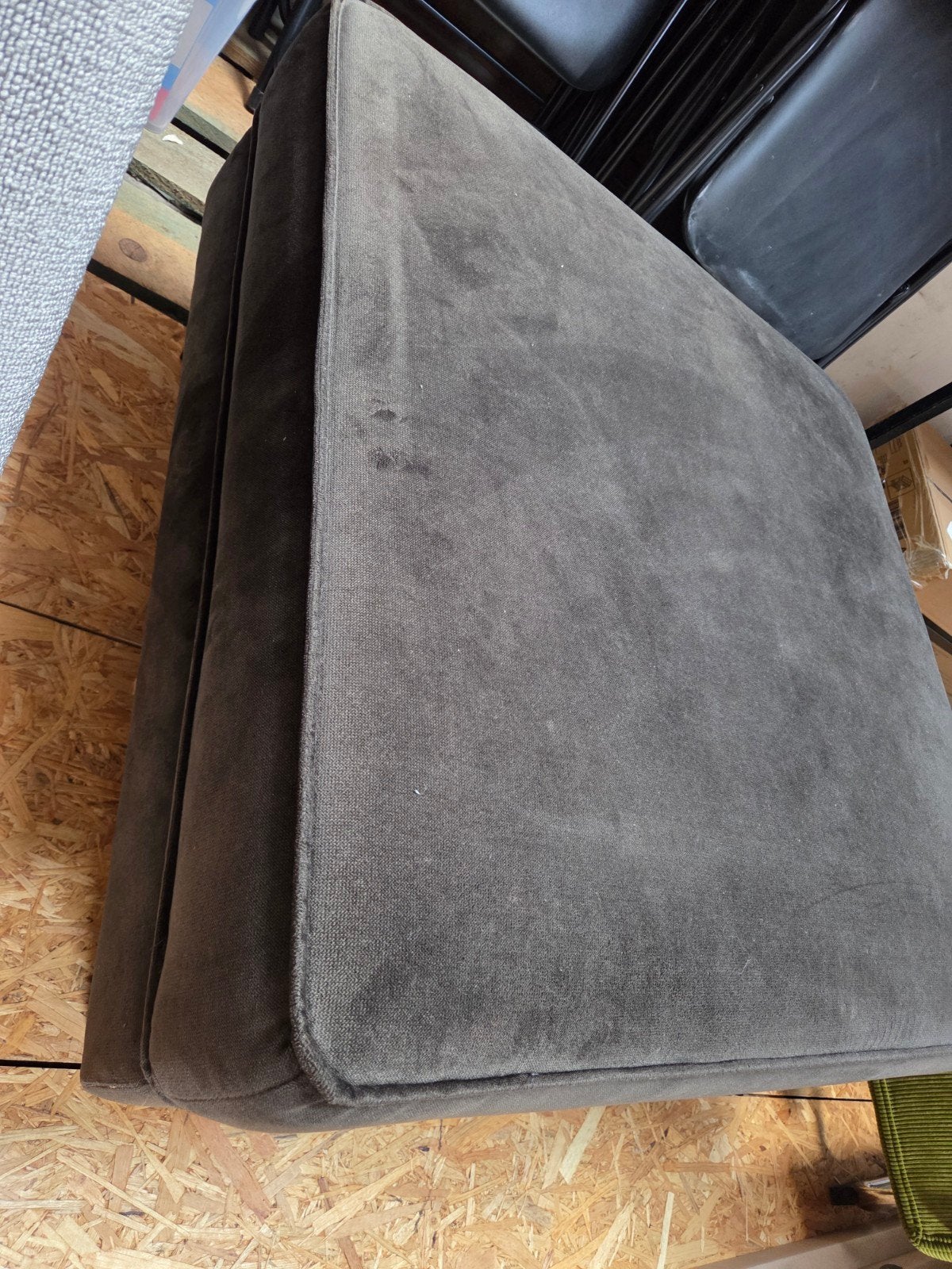 Donkergrijze hocker Gebruikt, Gebruikt, 150 tot 200 cm, Tweepersoons, 75 tot 100 cm