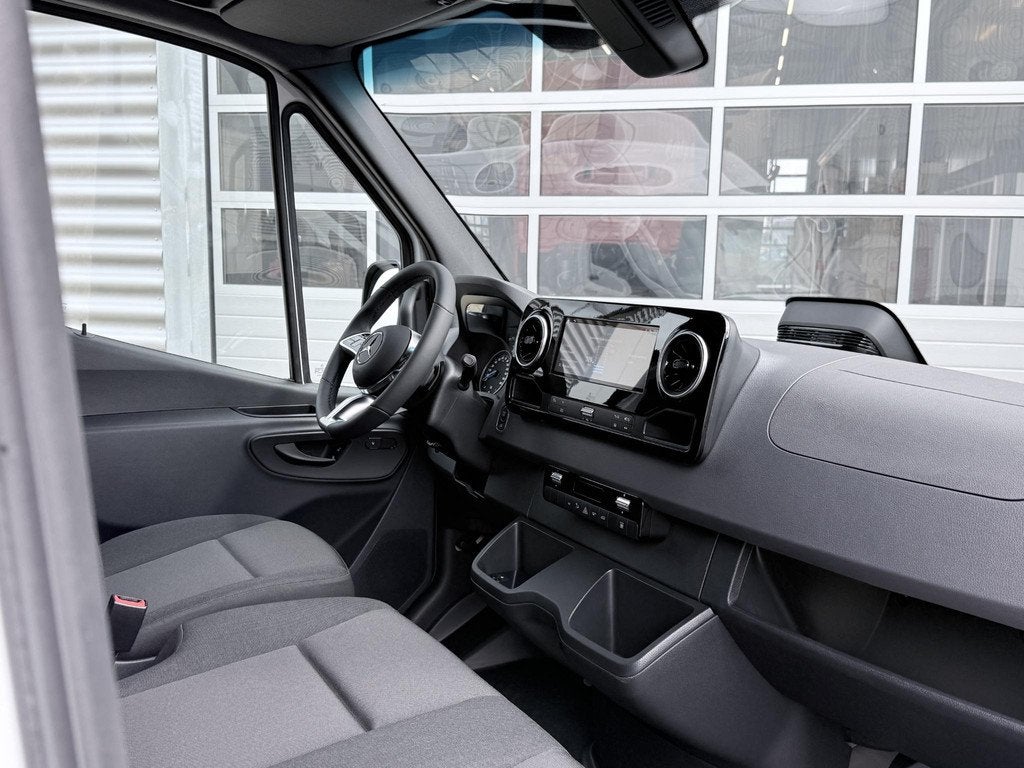 Mercedes-Benz eSprinter 320 L3 Pro 81kWh | PAKKETDIENST UITV, Auto's, Bestelauto's, Automaat, 81 kWh, 2000 kg, Stoelverwarming