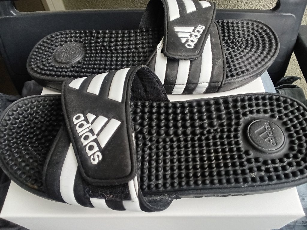 Adidas Adissage slippers, Kleding | Heren, Schoenen, Slippers, Zwart, Ophalen of Verzenden, Zo goed als nieuw