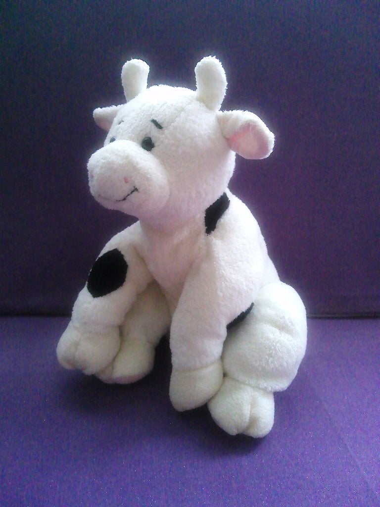 HAPPY HORSE Knuffel KOE COW. 27 CM ZITTEND. 2002  **Nieuw**, Overige karakters, Happy Horse, Nieuw, Ophalen of Verzenden