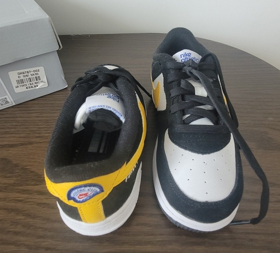 Nieuwe Nike Air Force 1 schoenen - Nooit gedragen, Schoenen, Nieuw, Ophalen of Verzenden, Nike