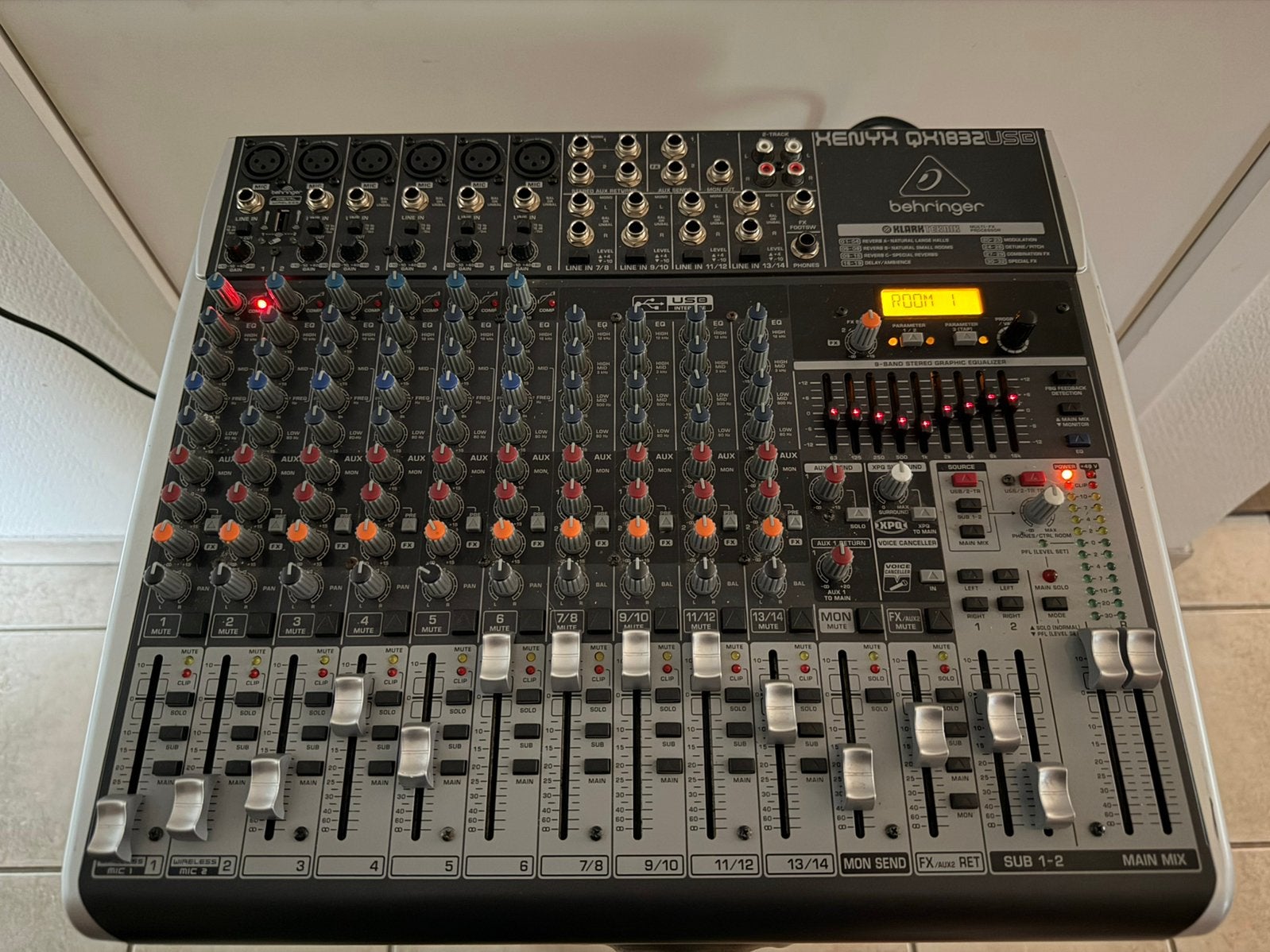 Behringer Xenyx QX1832USB – Professionele mengtafel effecten, Muziek en Instrumenten, Ophalen of Verzenden, Zo goed als nieuw