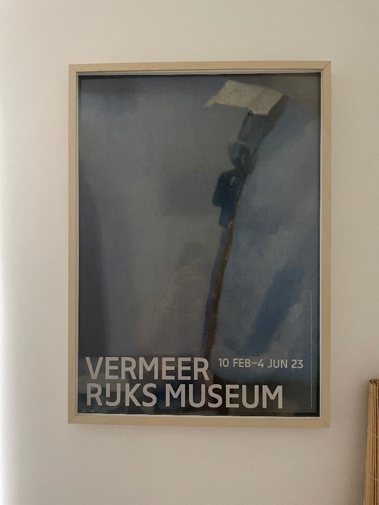 RIJKS museum Vermeer tentoonstellingposter blauw Brieflezend, Rechthoekig Staand, Ophalen of Verzenden, Zo goed als nieuw, A1 t/m A3