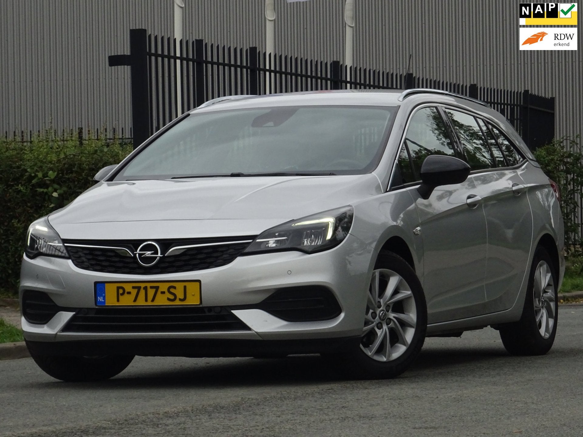 Opel Astra Sports Tourer 1.2 Elegance 1-EIGENAAR NAP/CAMERA, Auto's, Voorwielaandrijving, Dealer onderhouden, Gebruikt, Euro 6