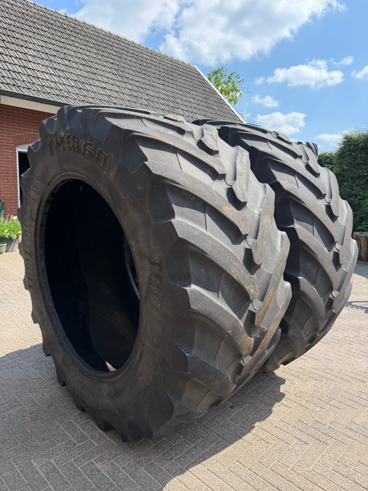 Trelleborg TM1060 VF710/60R42, Ophalen