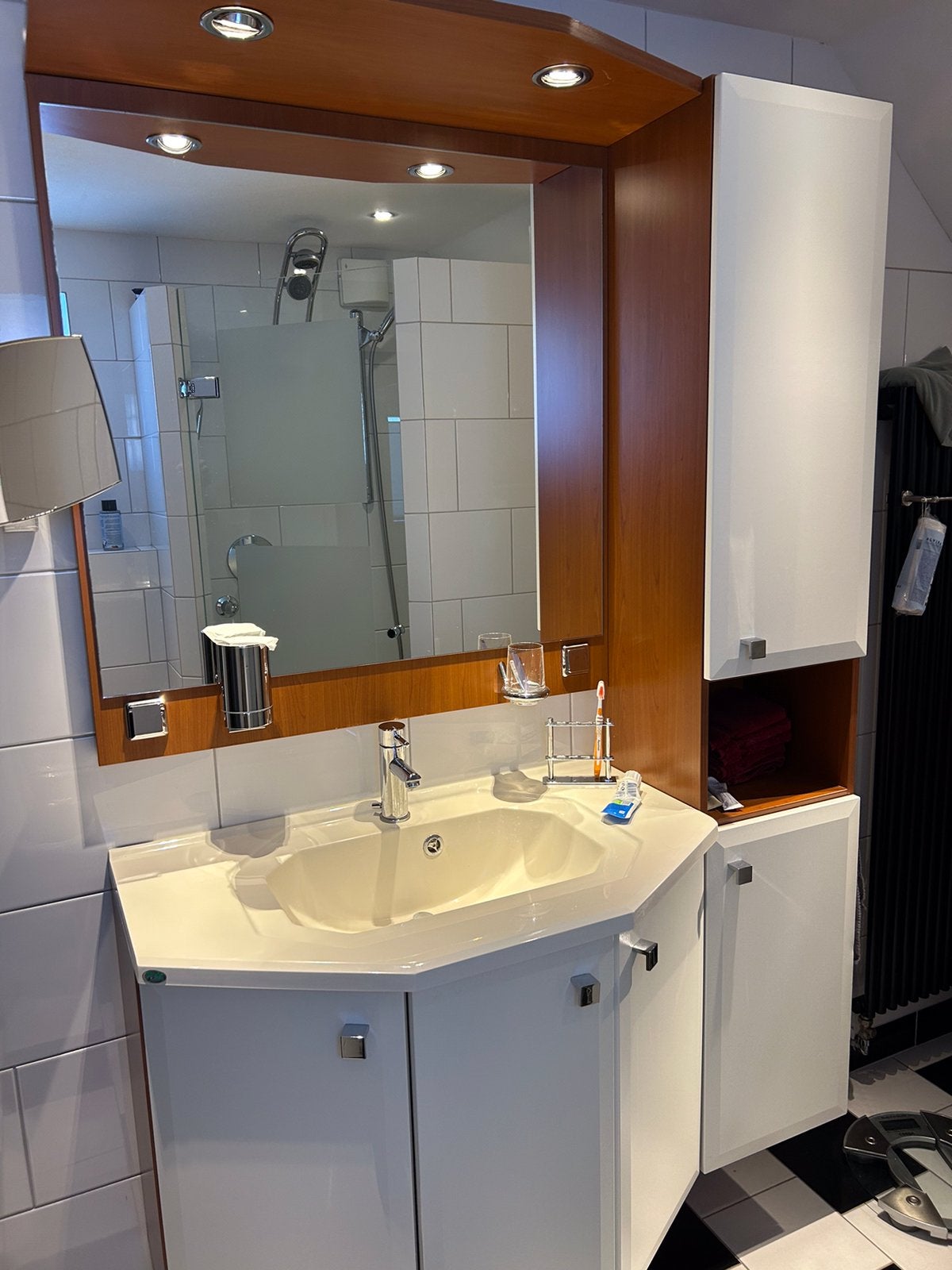 Wastafel meubel crem kleurig blad kersenhout kleur, Huis en Inrichting, Badkamer | Badkamermeubels, Ophalen, Gebruikt, 100 tot 150 cm