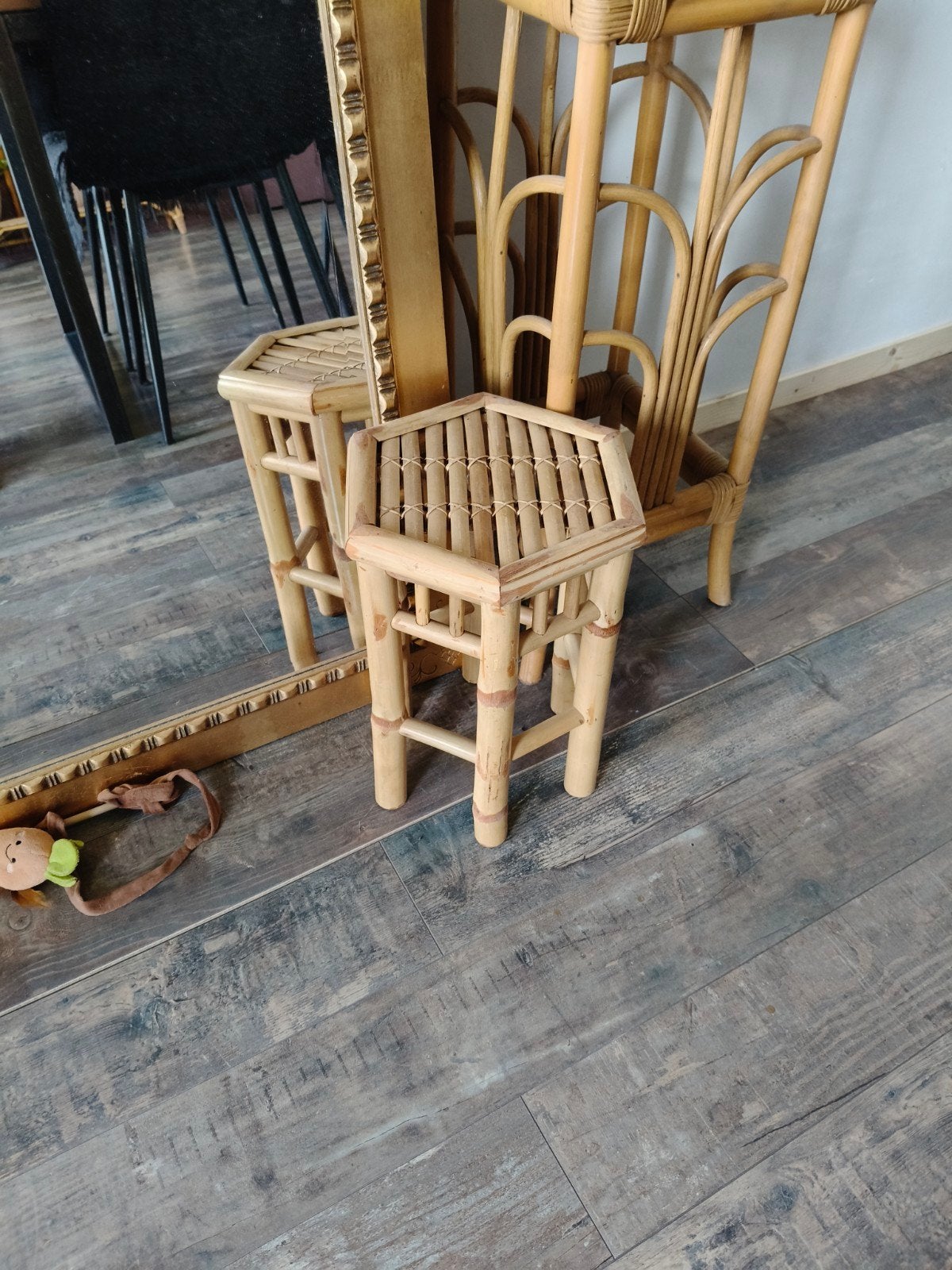 Vintage rotan plantenstandaard, Huis en Inrichting, Woonaccessoires | Overige, Ophalen, Vintage, Gebruikt, Natuurlijk materiaal