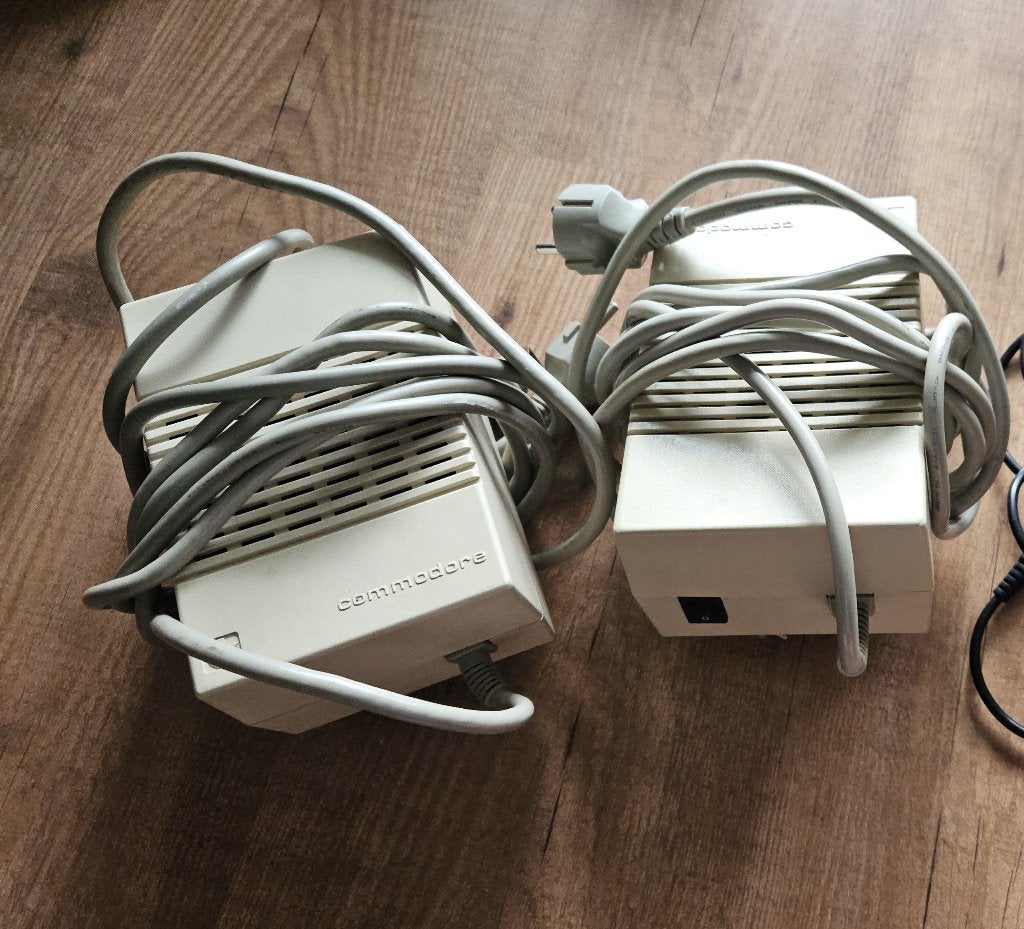 2x Originele Commodore Amiga Voeding – 4.5A Versie, Computers en Software, Vintage Computers, Ophalen of Verzenden