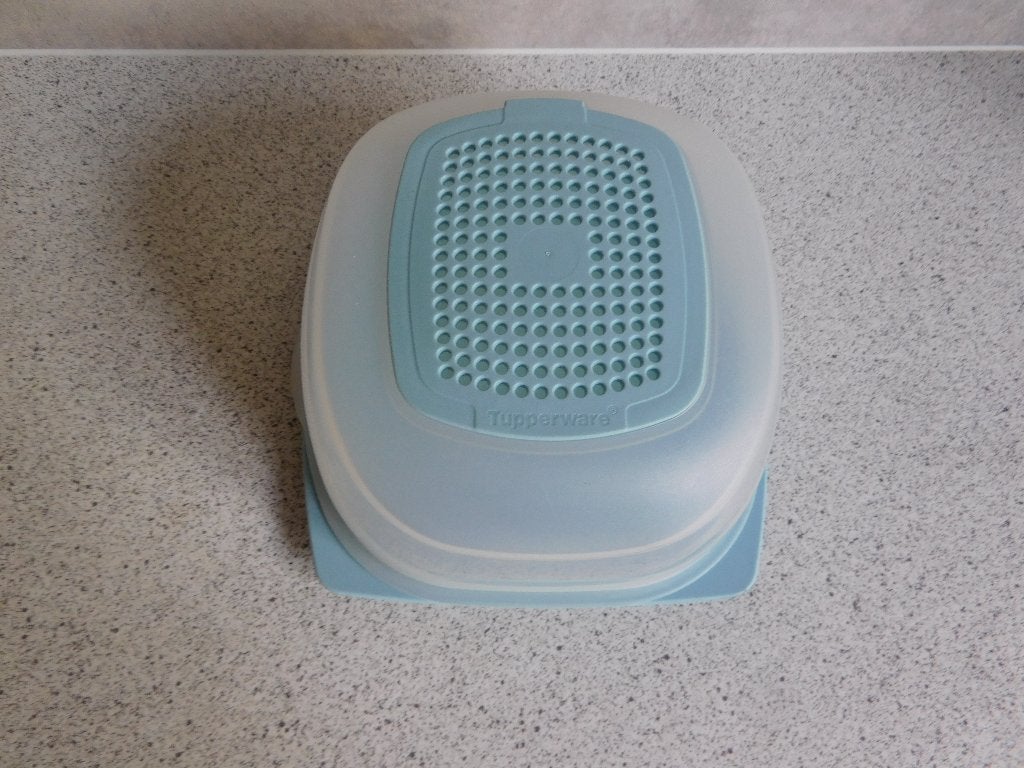 Tupperware Cheesmart Kaasdoos 15x16 cm. Blauw, Ophalen of Verzenden, Zo goed als nieuw, Blauw, Overige typen