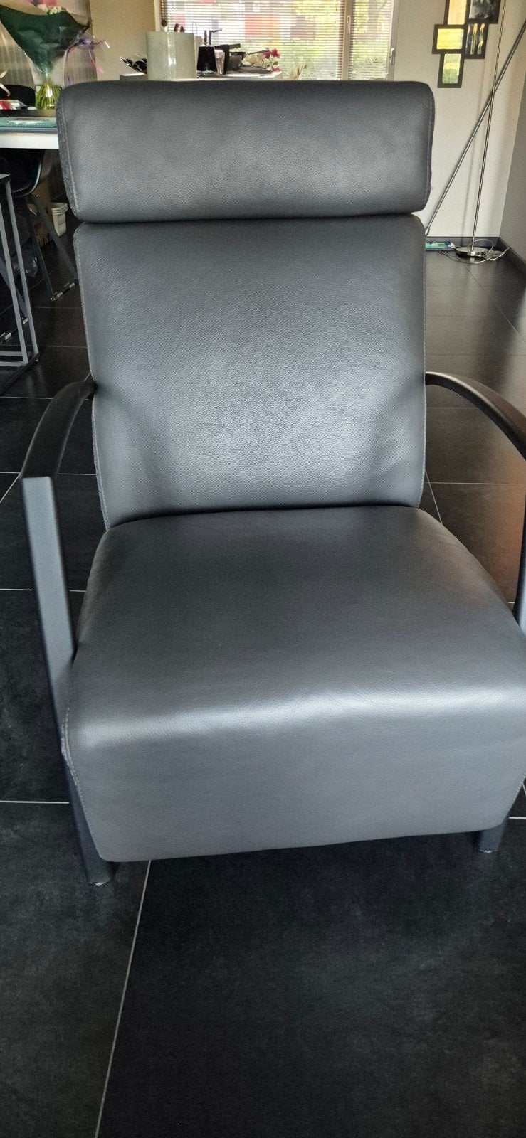 Montèl "Sue Plus" designfauteuil, Nieuwstaat, Ophalen, Zo goed als nieuw, 75 tot 100 cm, Leer