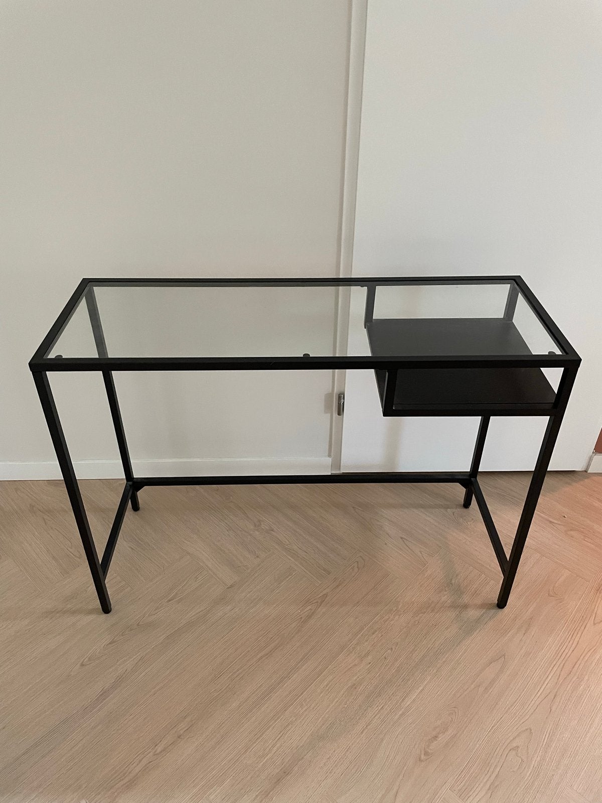 IKEA Vittsjö-kastje, metalen frame met glas, Ophalen, 100 tot 150 cm, 75 cm of meer, Zo goed als nieuw