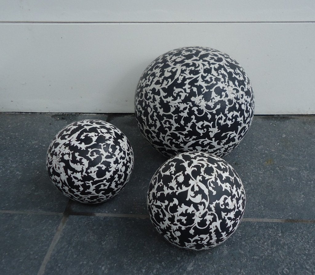 Decoratie set van drie sierbollen - Stenen bol ornamenten, Ophalen of Verzenden, Gebruikt