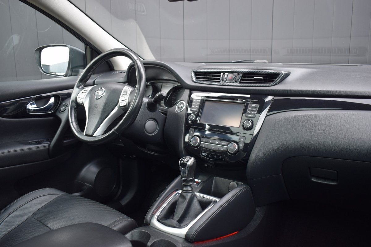 Nissan QASHQAI 1.6 164pk Tekna Panoramadak | Zwart Leder | L, 1618 cc, Gebruikt, 4 cilinders, Zwart