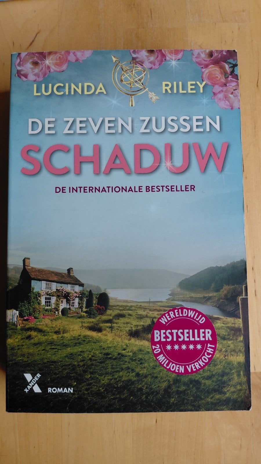 De Zeven Zussen - Schaduw door Lucinda Riley Deel 3, Boeken, Romans, Ophalen of Verzenden, Zo goed als nieuw, Lucinda Riley, Nederland