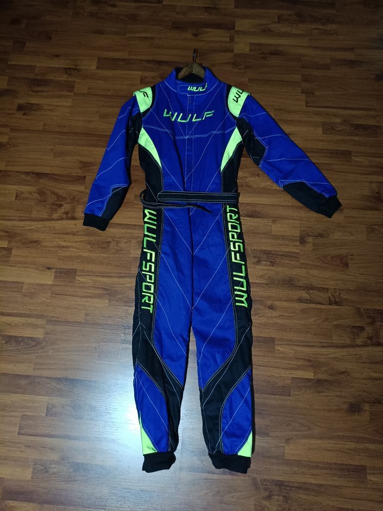 Compleet kart pak met helm, (hand)schoenen en de nek kraag, Sport en Fitness, Karting, Ophalen of Verzenden, Zo goed als nieuw