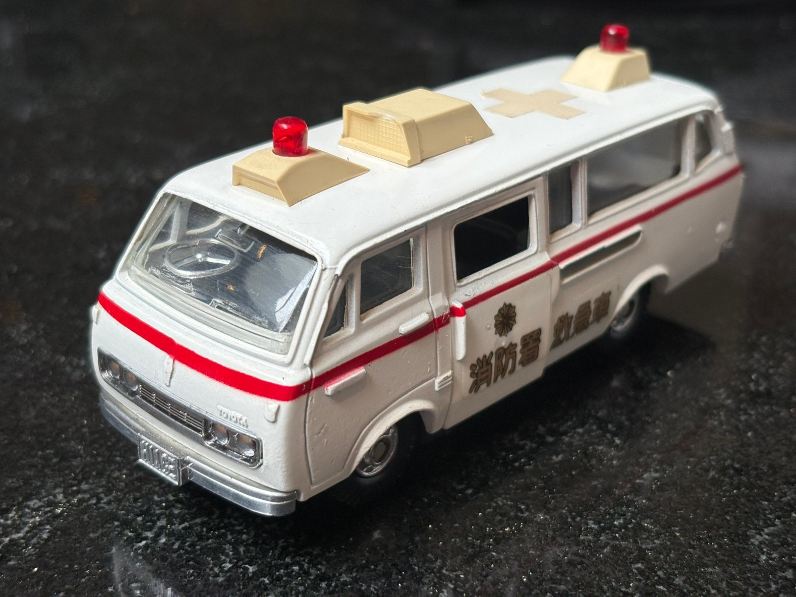 Toyota Hi-Ace Ambulance Japan 1:40 Diapet Yonezawa, Ophalen of Verzenden, Gebruikt, Auto, Overige merken
