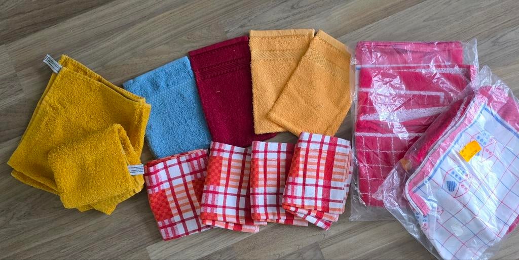 Nieuw katoen 5 handdoeken, 6 theedoeken en 4 washandjes, Ophalen of Verzenden, Nieuw, Overige kleuren, Theedoek of Handdoek