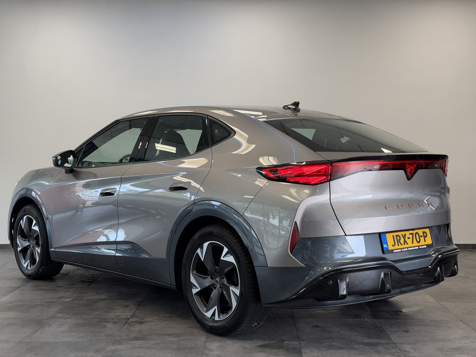 CUPRA Tavascan Essential 82 kWh ACC PDC Camera (bj 2025), Auto's, Automaat, Gebruikt, Zwart, 82 kWh