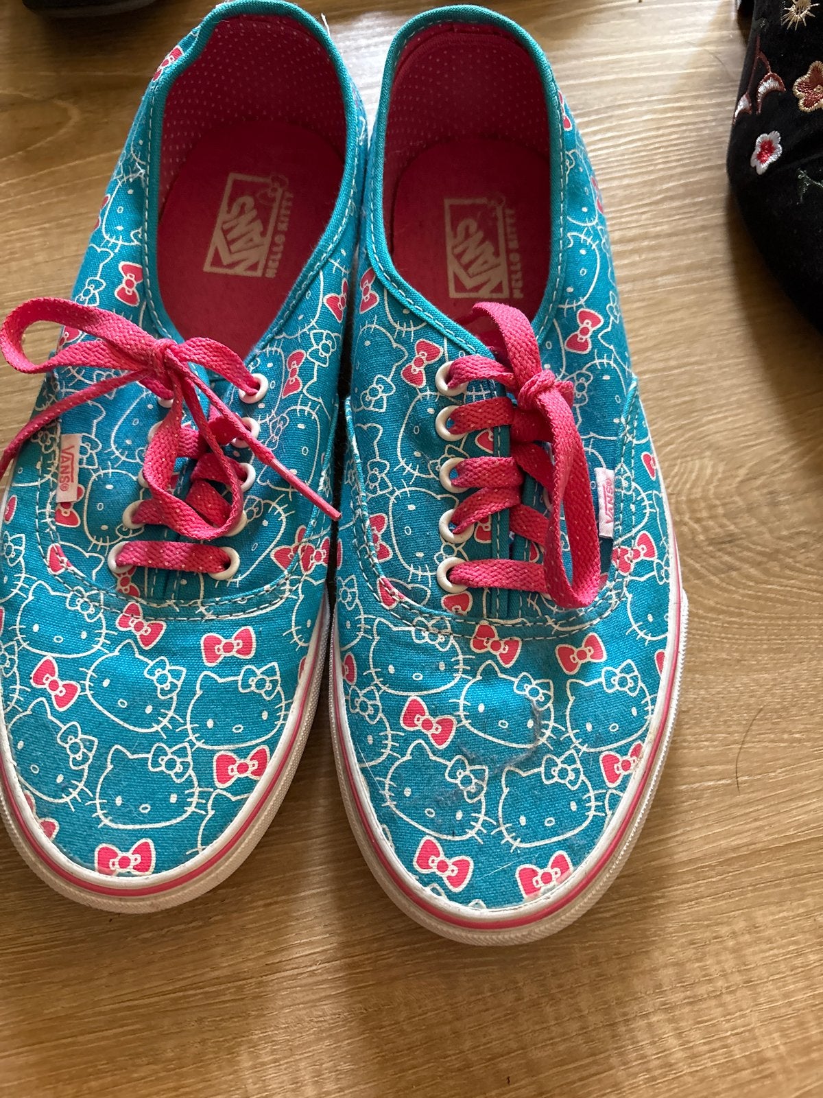 Vans Hello Kitty sneakers - Leuke fans, Ophalen of Verzenden, Gedragen, Blauw, Sneakers of Gympen