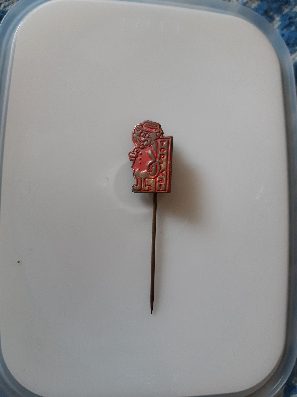 Speldje Topcat, Ophalen of Verzenden, Zo goed als nieuw, Figuurtje, Speldje of Pin