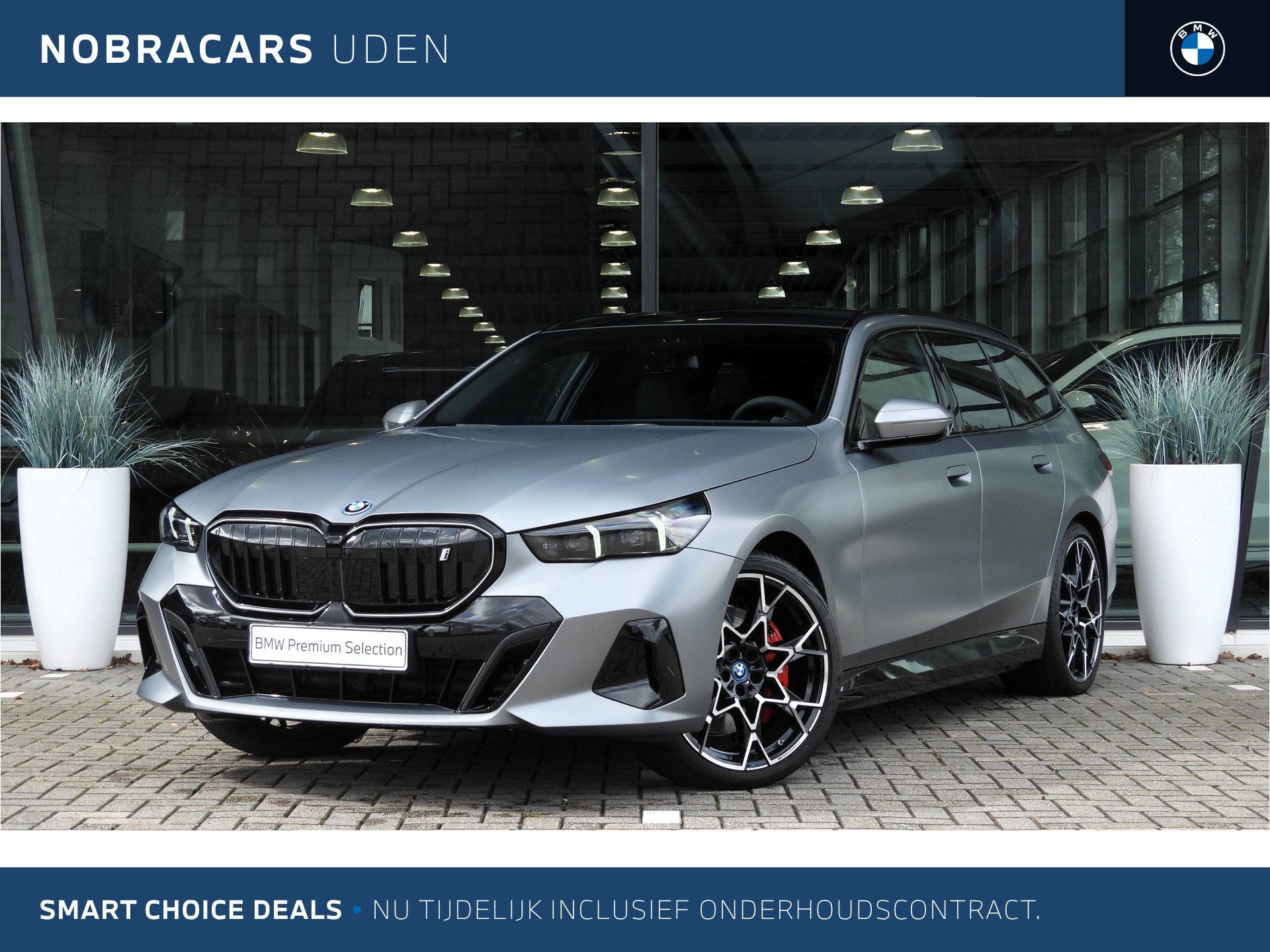 BMW i5 Touring eDrive40 M Sport / Panoramadak / Trekhaak / A, Dealer onderhouden, Achterwielaandrijving, Zwart, Met garantie (alle)