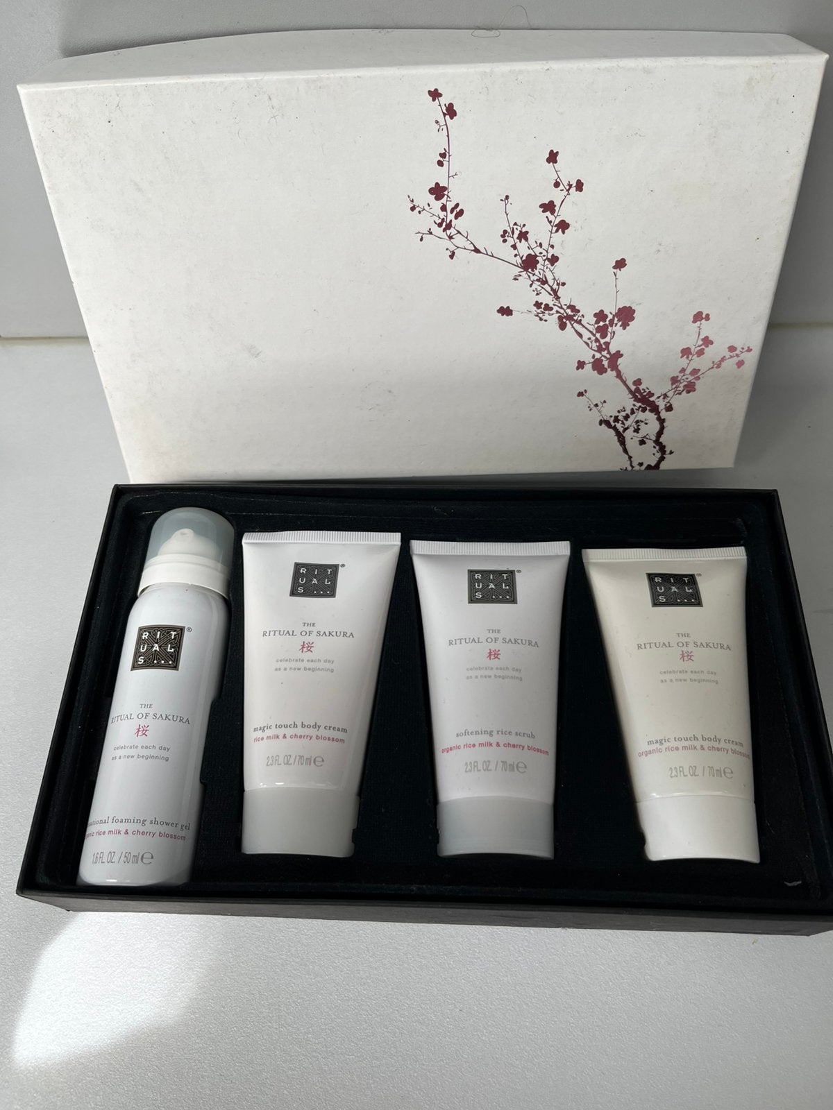 Nieuw in doos. Rituals pakket. Ritual of Sakura., Sieraden, Tassen en Uiterlijk, Uiterlijk | Lichaamsverzorging, Ophalen of Verzenden