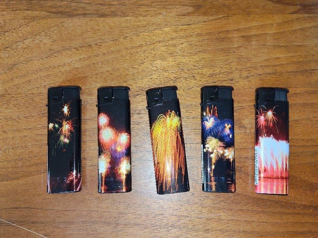5 aanstekers met vuurwerk afbeeldingen., Ophalen of Verzenden, Nieuw, Overige typen