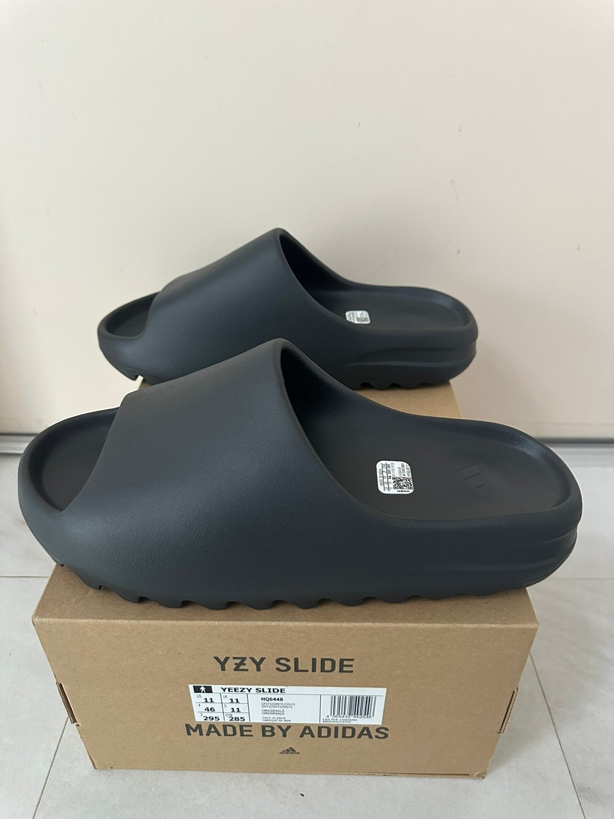 Yeezy Slide Onyx Maat 46 – Nieuw – HQ6448, Ophalen of Verzenden, Nieuw, Zwart