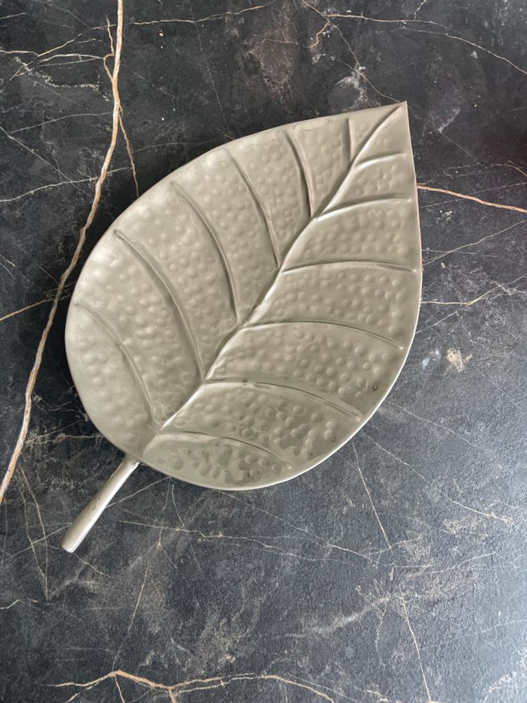 Decoratieve schaal in bladvorm - Nieuw, Overige materialen, Schaal, Nieuw, Ophalen of Verzenden