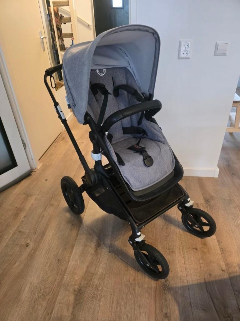 Bugaboo Fox 3 kinderwagen, Kinderen en Baby's, Kinderwagens en Combinaties, Bugaboo, Zo goed als nieuw, Verstelbare duwstang, Ophalen