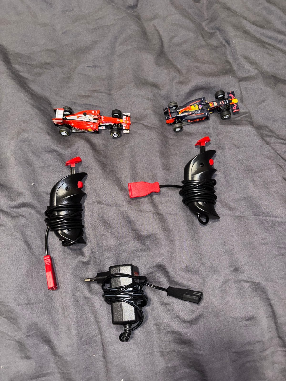 Carrera GO!!! Max Action Racebaan - 6,3m met 2 auto's, Kinderen en Baby's, Speelgoed | Racebanen, Ophalen, Racebaan, Carrera, Zo goed als nieuw