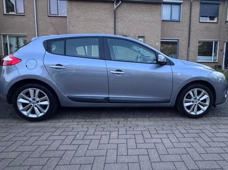 Renault Mégane 1.6 16V 81KW HB 2010 Blauw, Auto's, Zwart, 4 cilinders, Blauw, Handgeschakeld