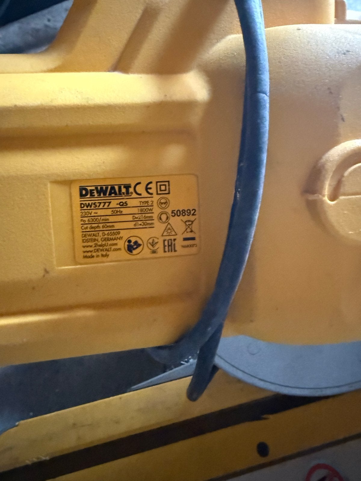 DeWalt DW777 Afkortzaag met onderstel, Gebruikt, Ophalen of Verzenden, Afkortzaag, 30 tot 70 mm