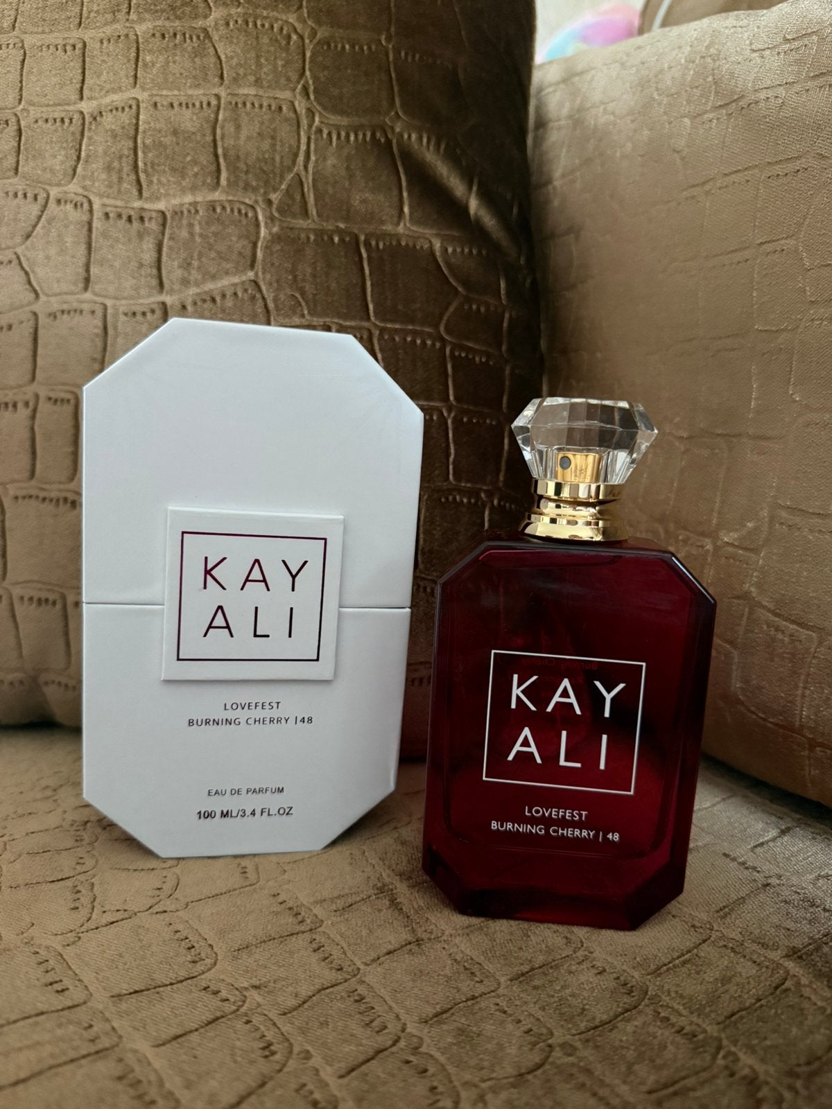 Kayali lovefest burning cherry, Ophalen of Verzenden, Zo goed als nieuw